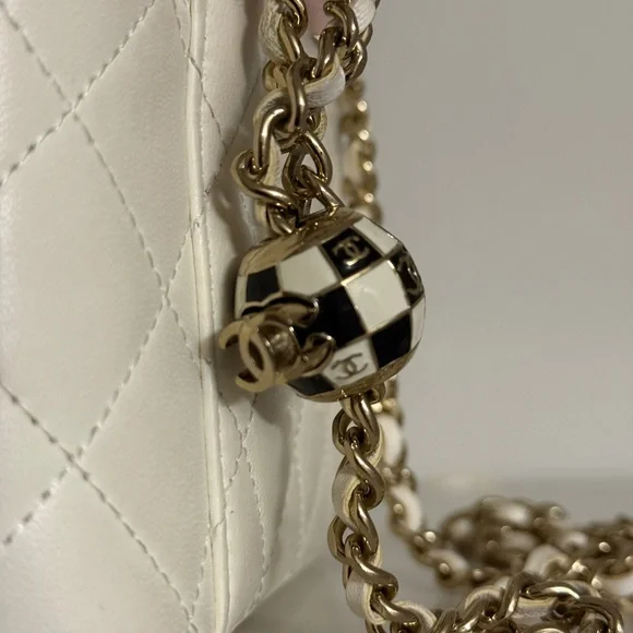 CHANEL Cream Quilted Leather Crossbody Vanity Bag with Gold Chain - Picture 9 of 16